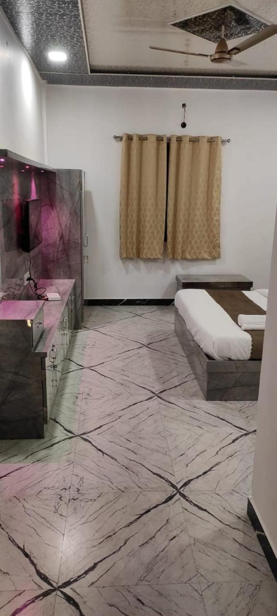 Sr Resort Pushkar Esterno foto